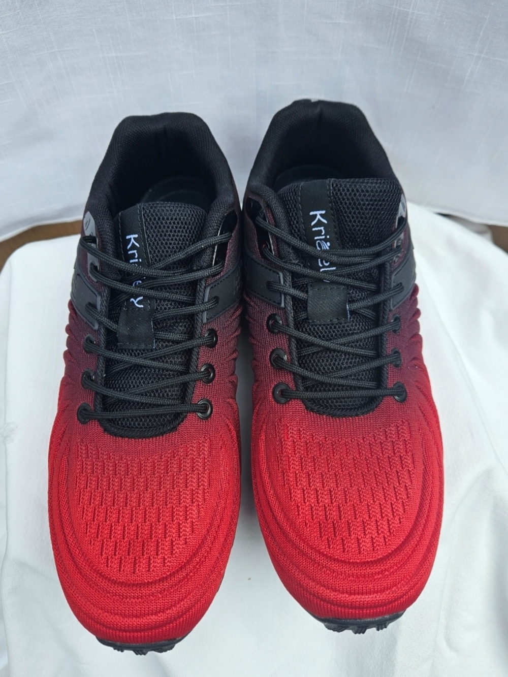 Kricely Men's Gradient Red and Black Knit Sneakers Lightweight Trail Shoes Sz 9